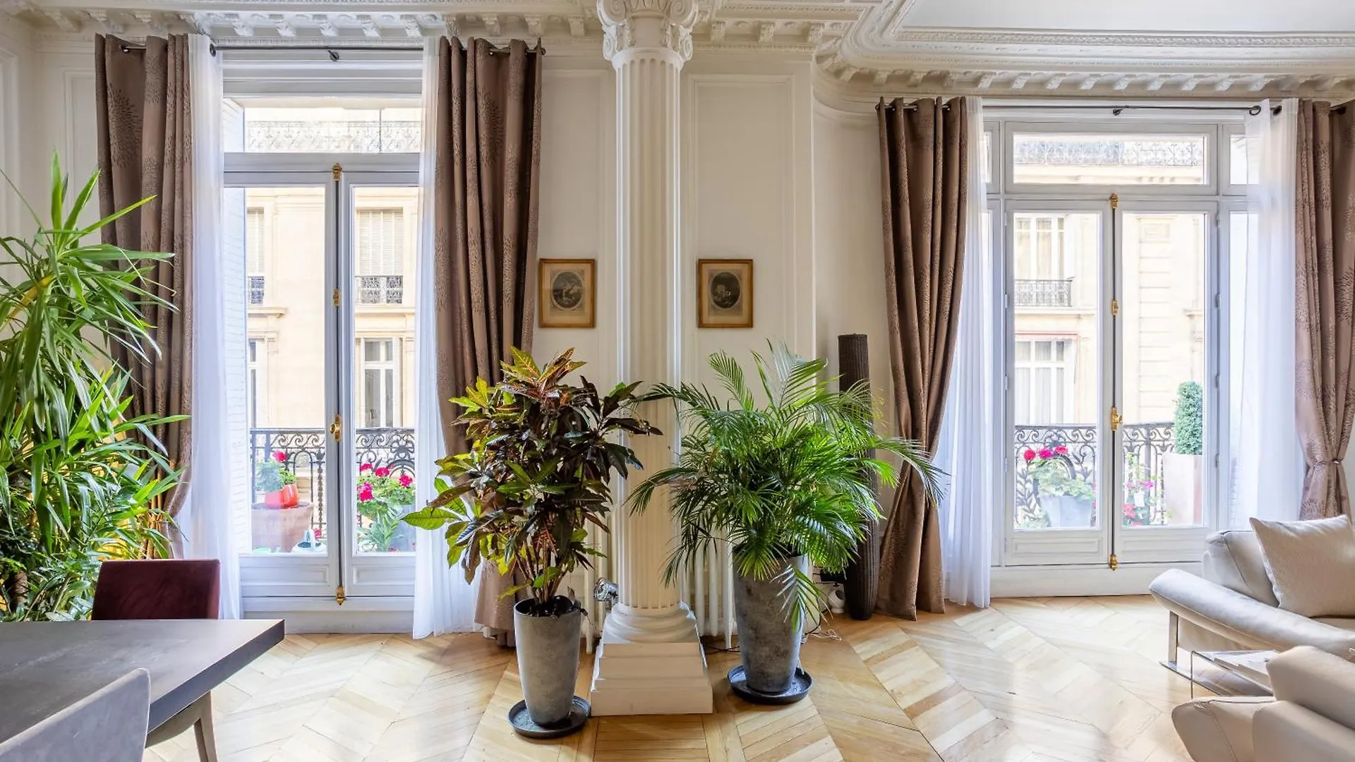 Prestigious Trocadero Paris