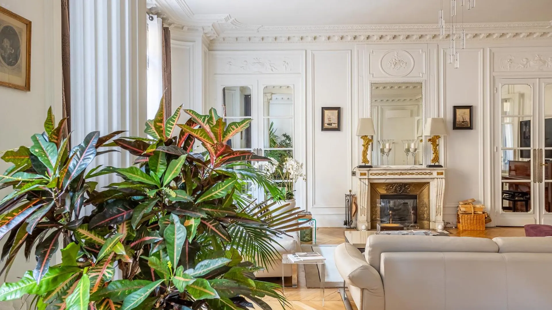 Prestigious Trocadero Apartment Paris