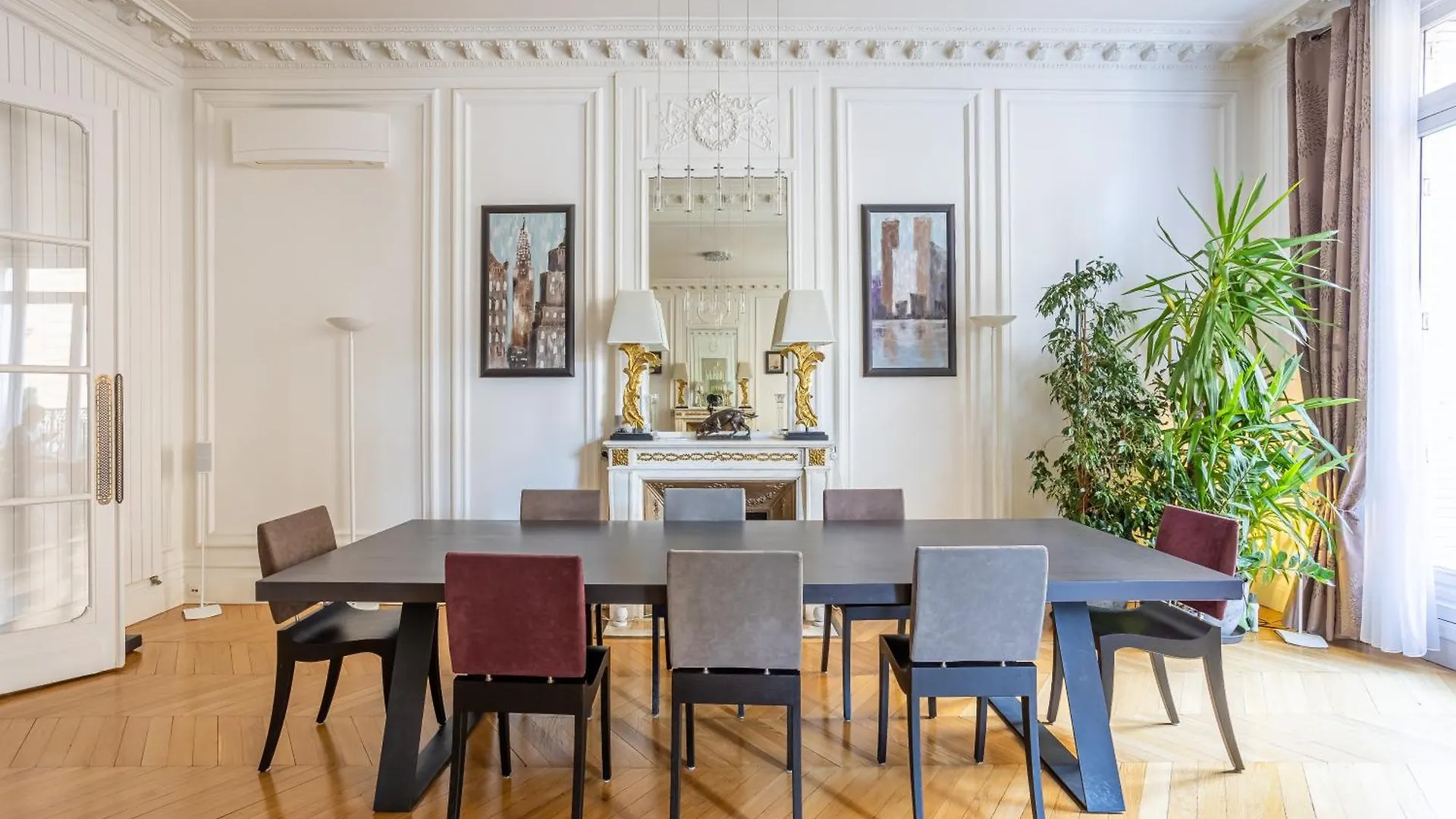 Prestigious Trocadero *