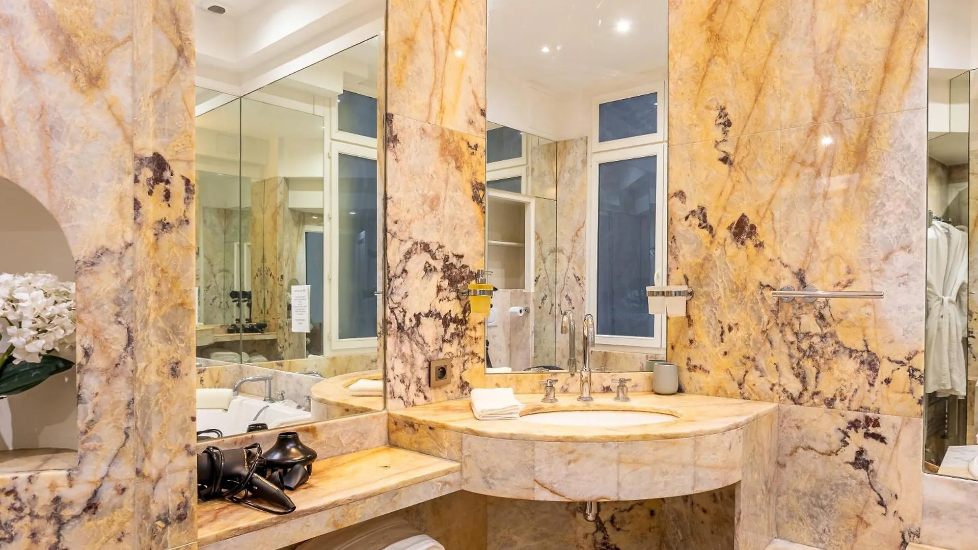 Prestigious Trocadero Apartment *