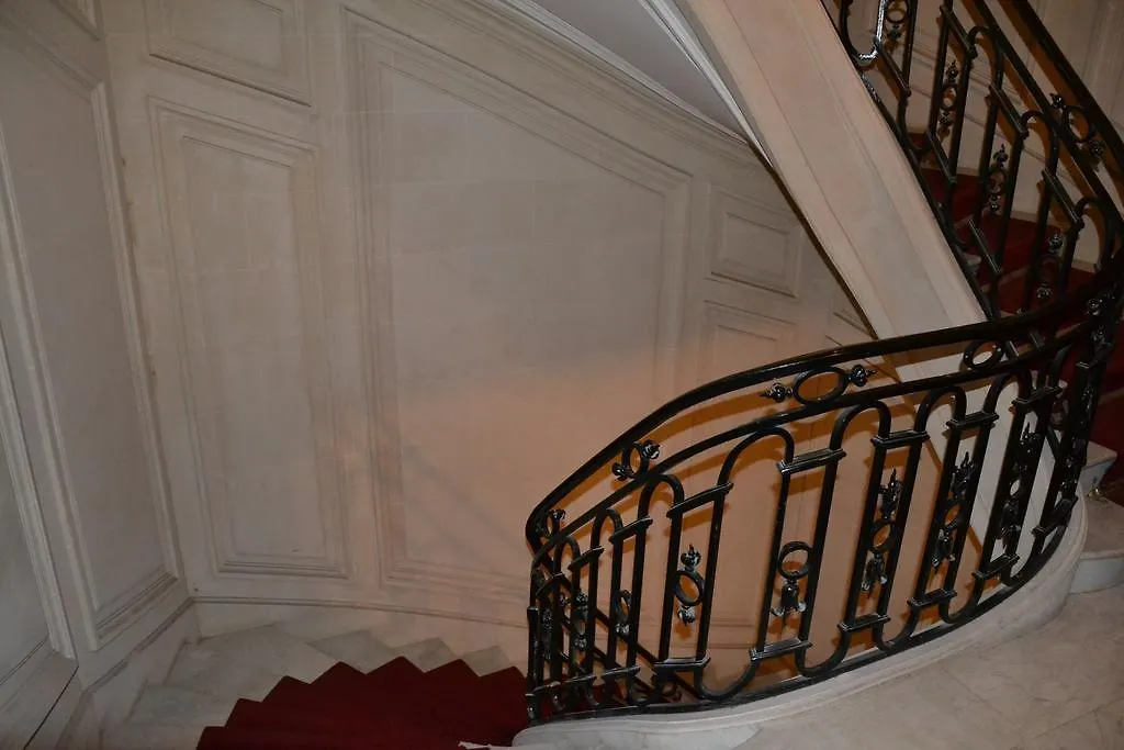 아파트 Prestigious Trocadero